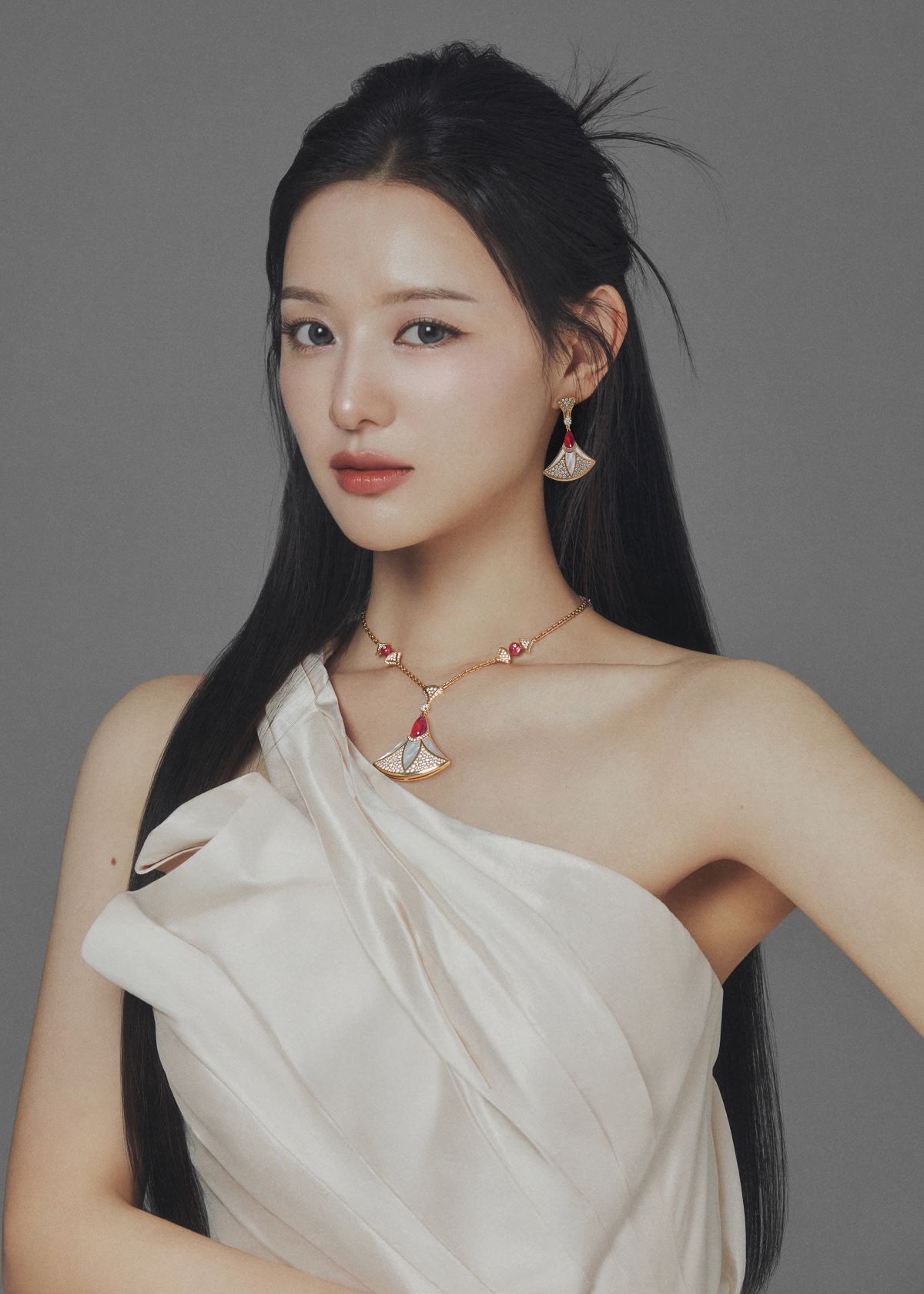 '눈물의 여왕' 배우 김지원, 불가리 새로운 앰배서더 선정 27-Image